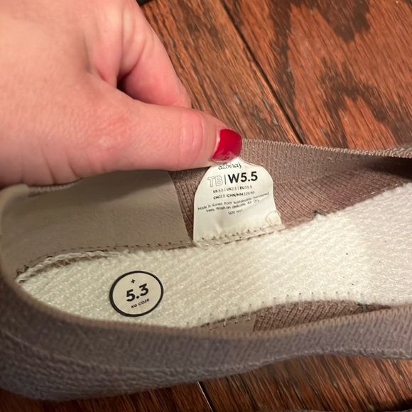 Allbirds tree breezers size 5.5 color 
Arid Umber (Arid Umber Sole) - Picture 3 of 9